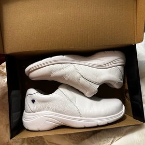 Women’s Nurse Mates